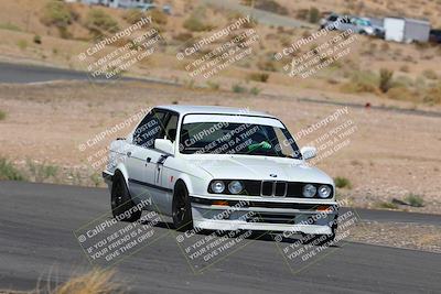 media/Oct-01-2022-Team Topak Racing (Sat) [[f860fb51be]]/2-Inter Low 2/session 2 turn 11/